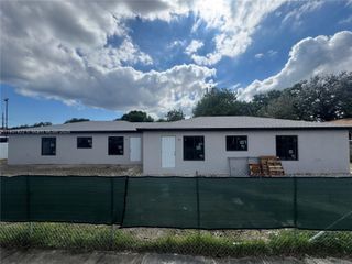 1112 NW 81st St, Miami, FL 33150