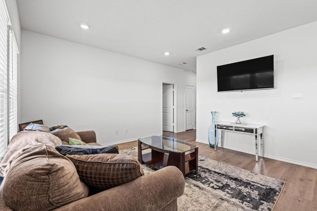 120 Creek End Drive, Princeton, TX 75407