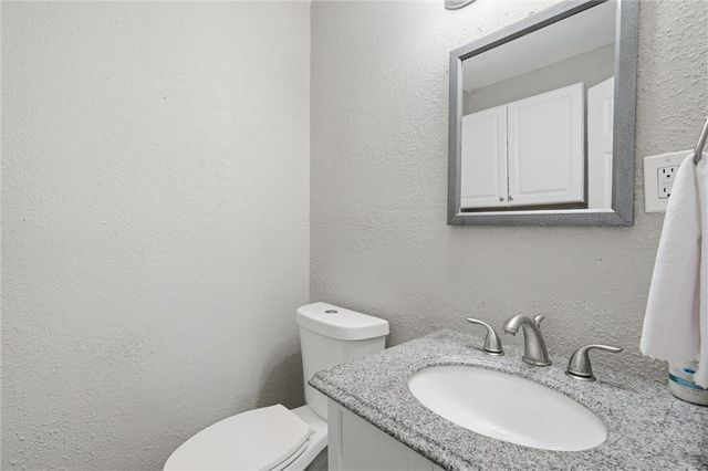 2902 W 7th Street, Lawrence, KS 66049