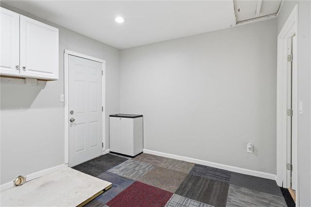 2902 W 7th Street, Lawrence, KS 66049