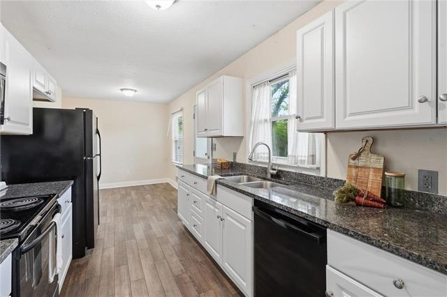 2902 W 7th Street, Lawrence, KS 66049