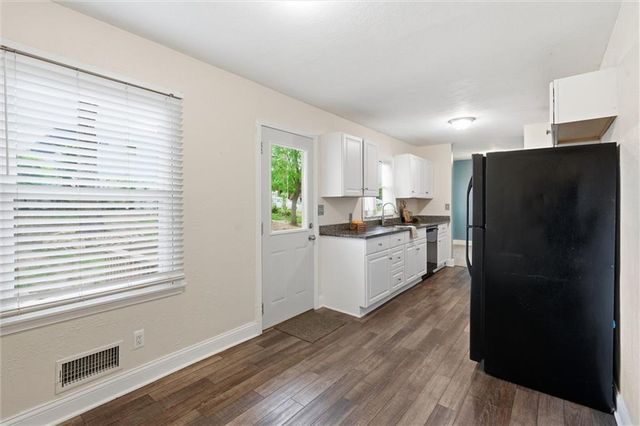 2902 W 7th Street, Lawrence, KS 66049