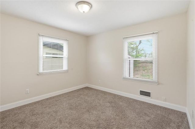 2902 W 7th Street, Lawrence, KS 66049