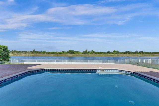 3360 SW 195th Ter, Miramar, FL 33029