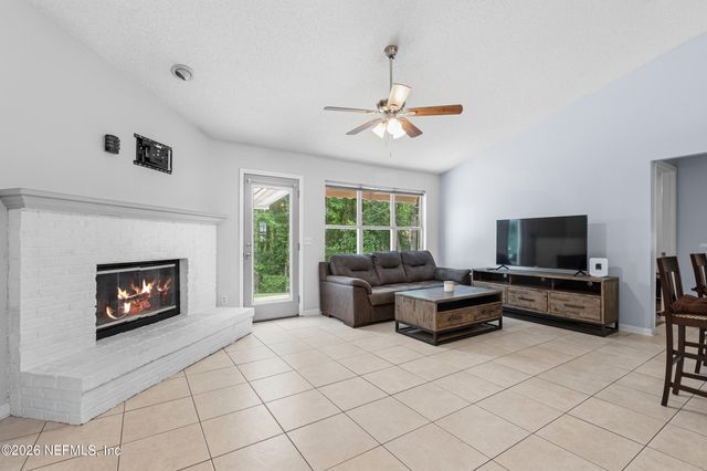 1811 DAHLIA Court, Middleburg, FL 32068