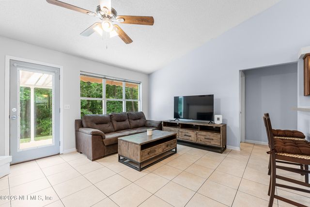 1811 DAHLIA Court, Middleburg, FL 32068