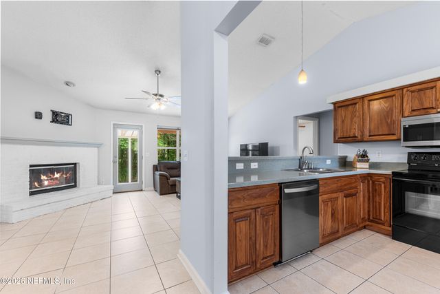 1811 DAHLIA Court, Middleburg, FL 32068