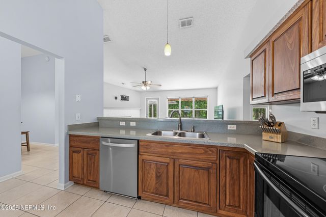1811 DAHLIA Court, Middleburg, FL 32068