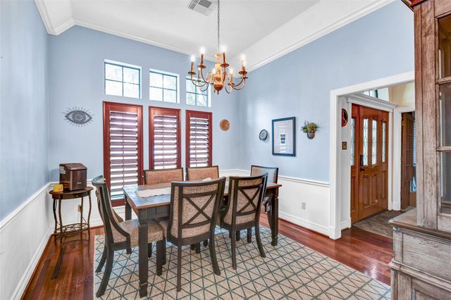 212 Live Oak Lane, Lake Jackson, TX 77566