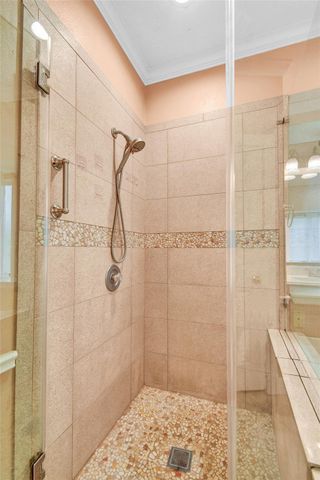 212 Live Oak Lane, Lake Jackson, TX 77566