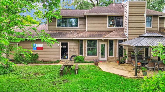 212 Live Oak Lane, Lake Jackson, TX 77566