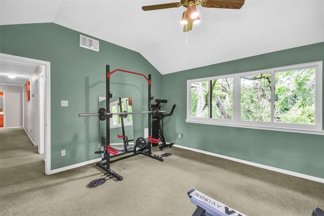 212 Live Oak Lane, Lake Jackson, TX 77566