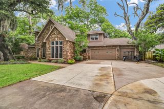 212 Live Oak Lane, Lake Jackson, TX 77566