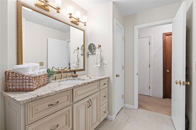 25 Fawn Lane, West Warwick, RI 02893