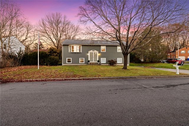 25 Fawn Lane, West Warwick, RI 02893