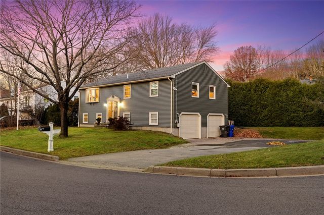 25 Fawn Lane, West Warwick, RI 02893