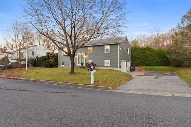 25 Fawn Lane, West Warwick, RI 02893