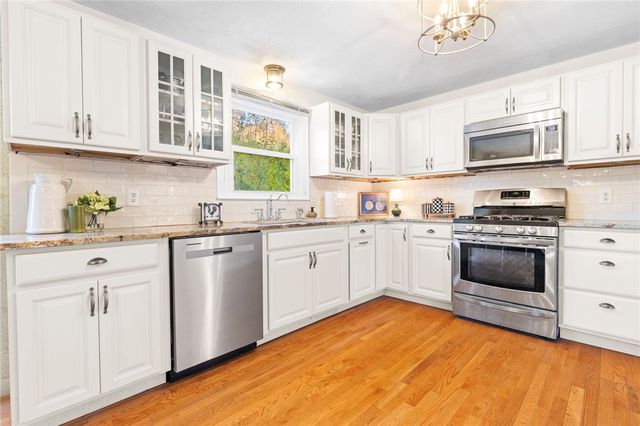 25 Fawn Lane, West Warwick, RI 02893