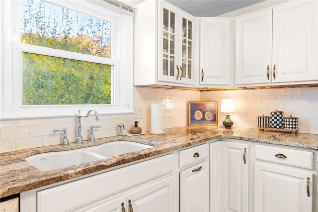 25 Fawn Lane, West Warwick, RI 02893