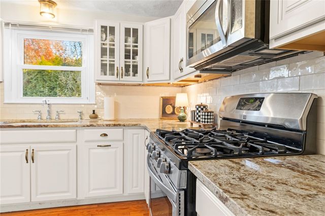 25 Fawn Lane, West Warwick, RI 02893