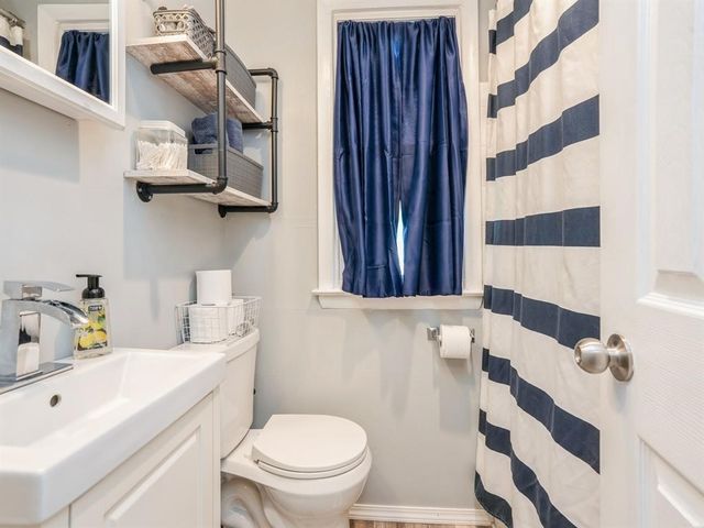 1903 Mondamin Avenue, Des Moines, IA 50314