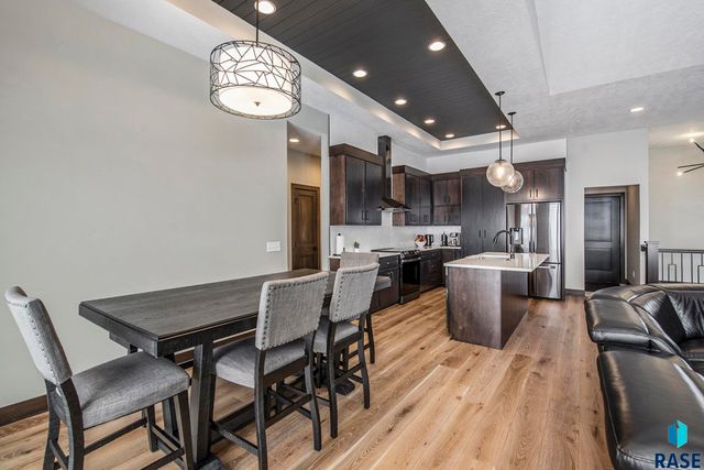 8209 E Ladyslipper Cir Circle, Sioux Falls, SD 57110