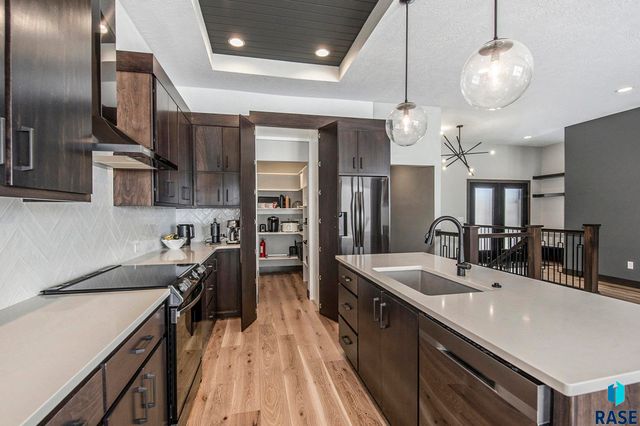 8209 E Ladyslipper Cir Circle, Sioux Falls, SD 57110