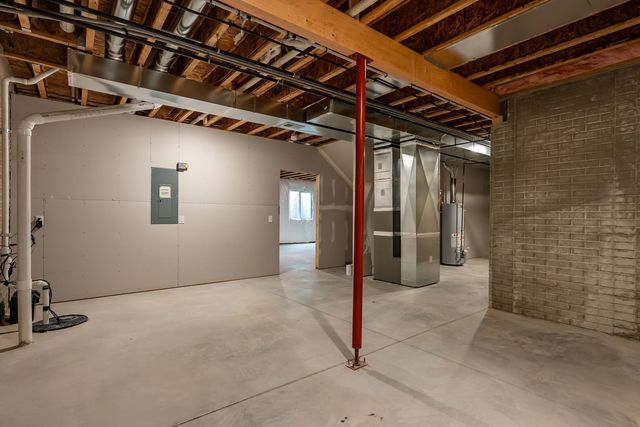 4 FRANK Court, Le Claire, IA 52753