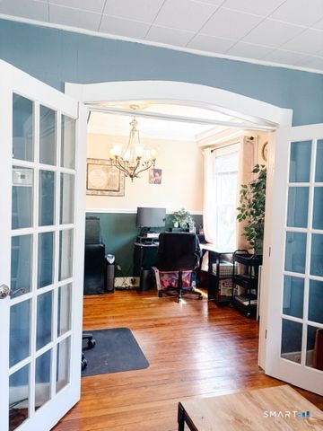 599 Vauxhall St Extension, Waterford, CT 06385