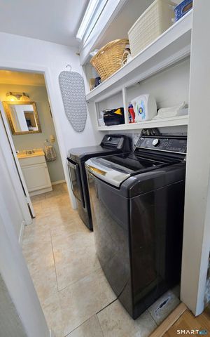 599 Vauxhall St Extension, Waterford, CT 06385