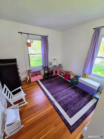 599 Vauxhall St Extension, Waterford, CT 06385