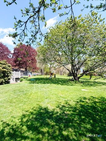 599 Vauxhall St Extension, Waterford, CT 06385