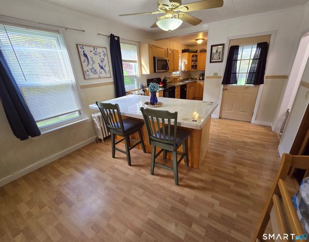599 Vauxhall St Extension, Waterford, CT 06385