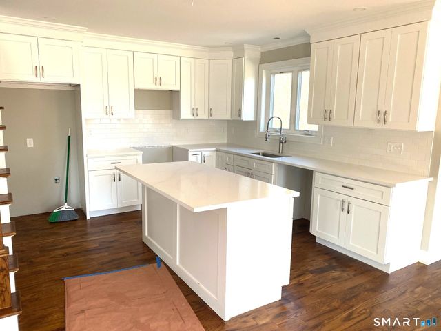 277 Alba Avenue, Bridgeport, CT 06606