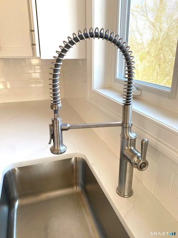 277 Alba Avenue, Bridgeport, CT 06606