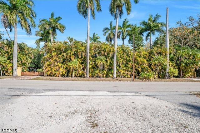 184 W Mariana AVE, North Fort Myers, FL 33903