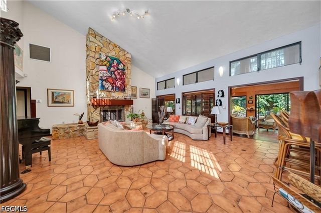 184 W Mariana AVE, North Fort Myers, FL 33903