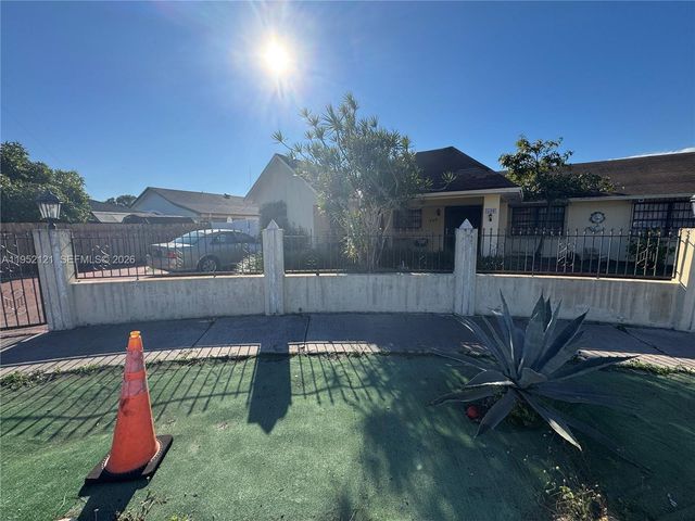 530 SW 101st Ct, Miami, FL 33174