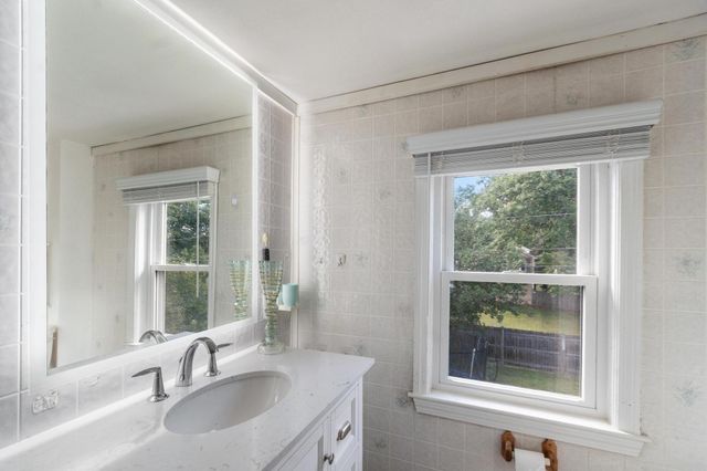 75 Maple Road, Tewksbury, MA 01876