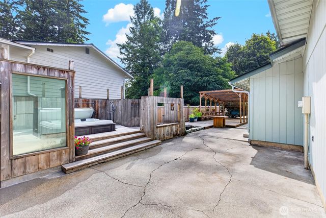 11725 47th Drive NE, Marysville, WA 98271