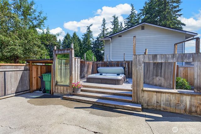 11725 47th Drive NE, Marysville, WA 98271