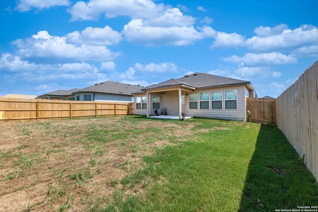 1120 Eagle Crossing, Seguin, TX 78155