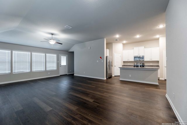1120 Eagle Crossing, Seguin, TX 78155