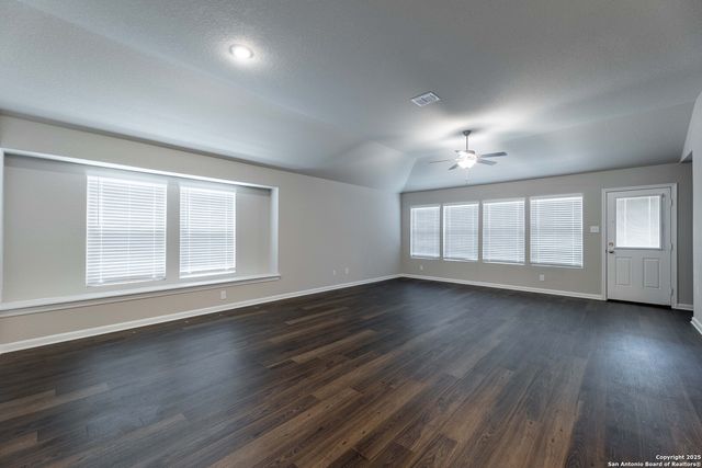 1120 Eagle Crossing, Seguin, TX 78155