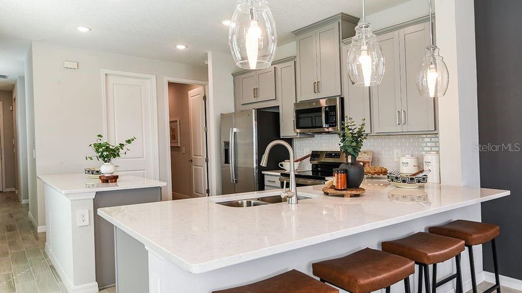 Image 14 of property listing at 8616 SNOWFALL STREET, Sarasota, FL 34241