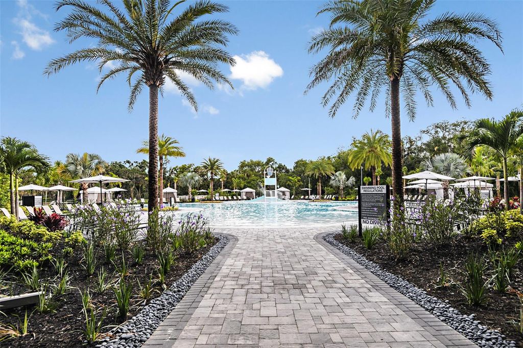 Image 37 of property listing at 8616 SNOWFALL STREET, Sarasota, FL 34241