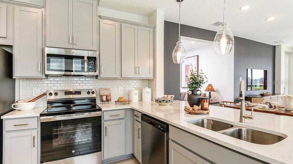 Image 9 of property listing at 8616 SNOWFALL STREET, Sarasota, FL 34241