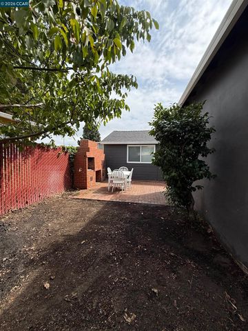 2100 94Th Ave, Oakland, CA 94603