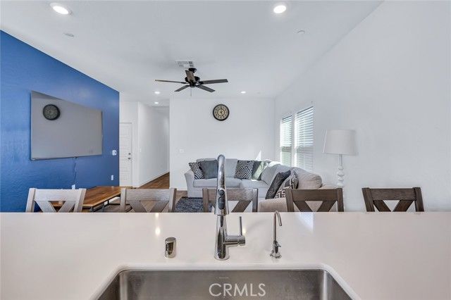 1020 Wayfarer, Madera, CA 93636