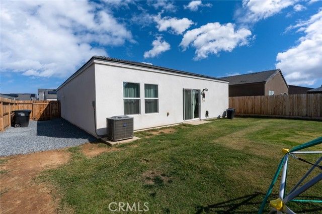 1020 Wayfarer, Madera, CA 93636